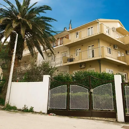 Alma * Podgora (Split-Dalmatia)